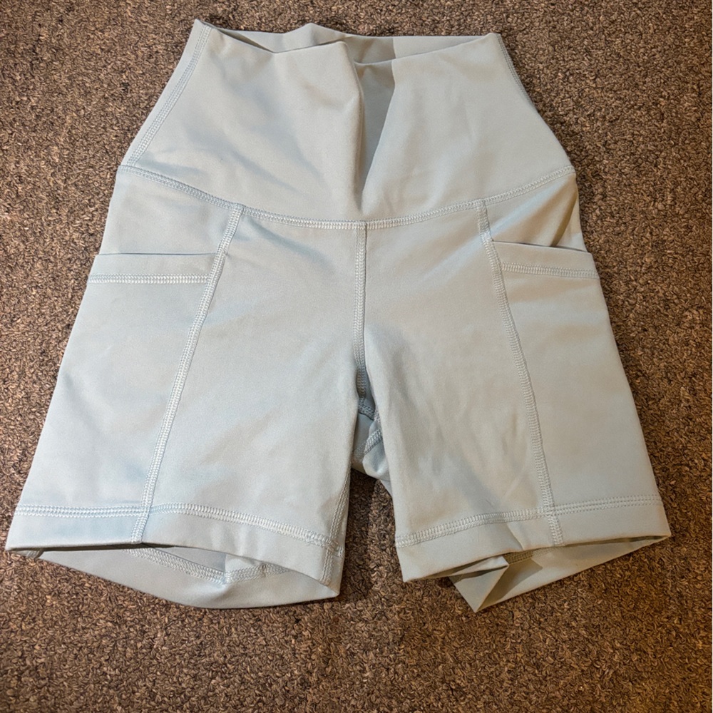 YogaLicious Lux light blue biker shorts!